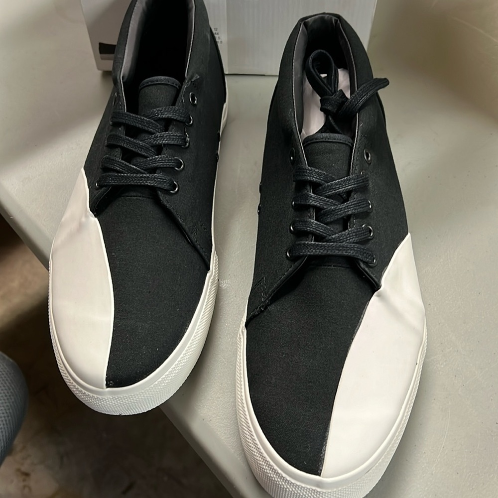 NWT Clearweather Walter Black/White Shoes